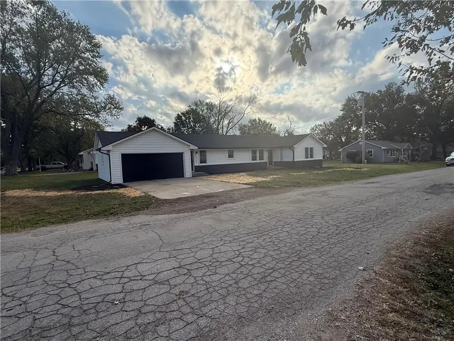 905 Gale Lane, Butler, MO 64730 - #3