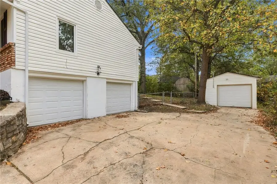 10501 E 82nd Street, Raytown, MO 64138 - #3