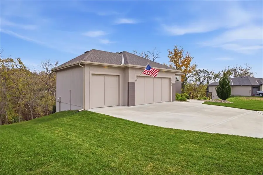 13426 Terrace Park Drive, Parkville, MO 64152 - #2