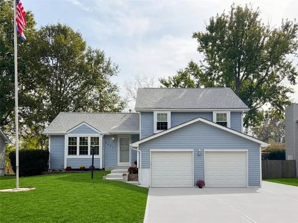 8421 Nw 68th Street, Parkville, MO 64152 - #1