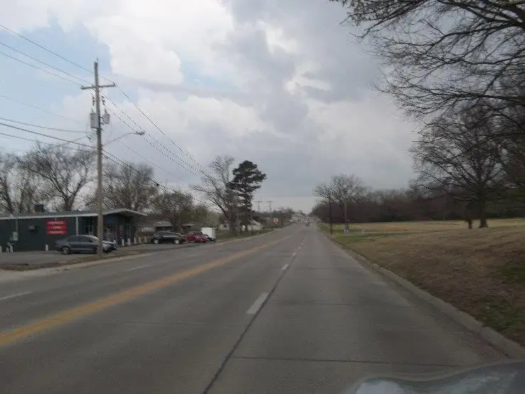 530 E Main Street, Parsons, KS 67357 - Image #2