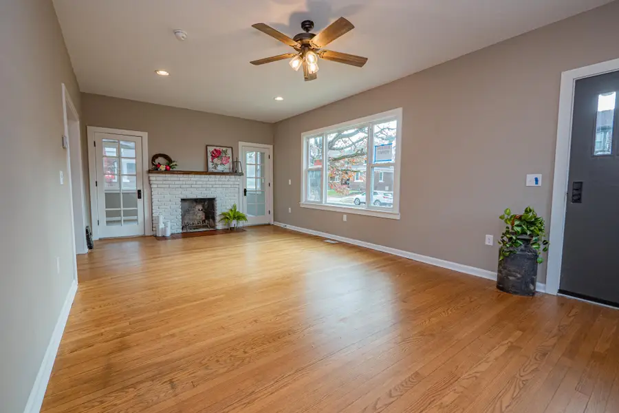 957 W Rollins St, Moberly, MO 65270 - Image #3