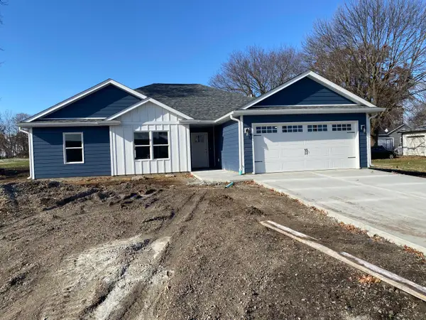 103 N Walker St, STURGEON, MO 65284