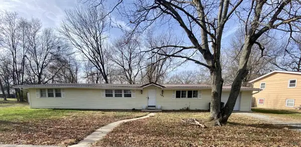 107 Bertie Ave, HALLSVILLE, MO 65255
