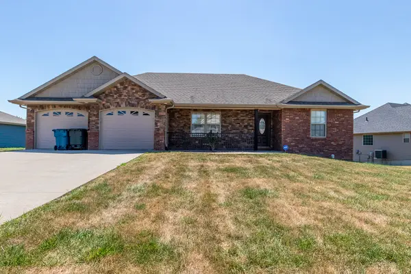 415 Edwards Dr, HOLTS SUMMIT, MO 65043
