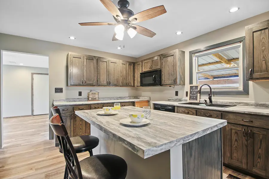 407 Dickens St, Clark, MO 65243 - Image #3