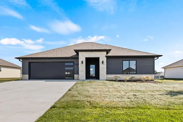 15290 Regiment Dr, ASHLAND, MO 65010