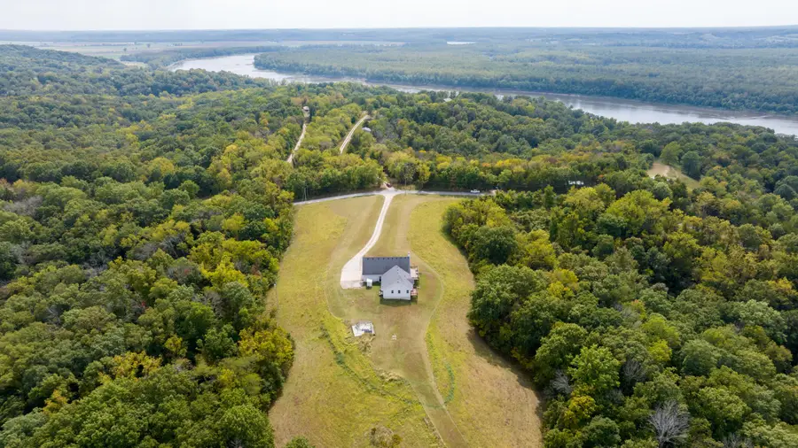 145 W Cedar Tree Ln, Hartsburg, MO 65039 - Image #2