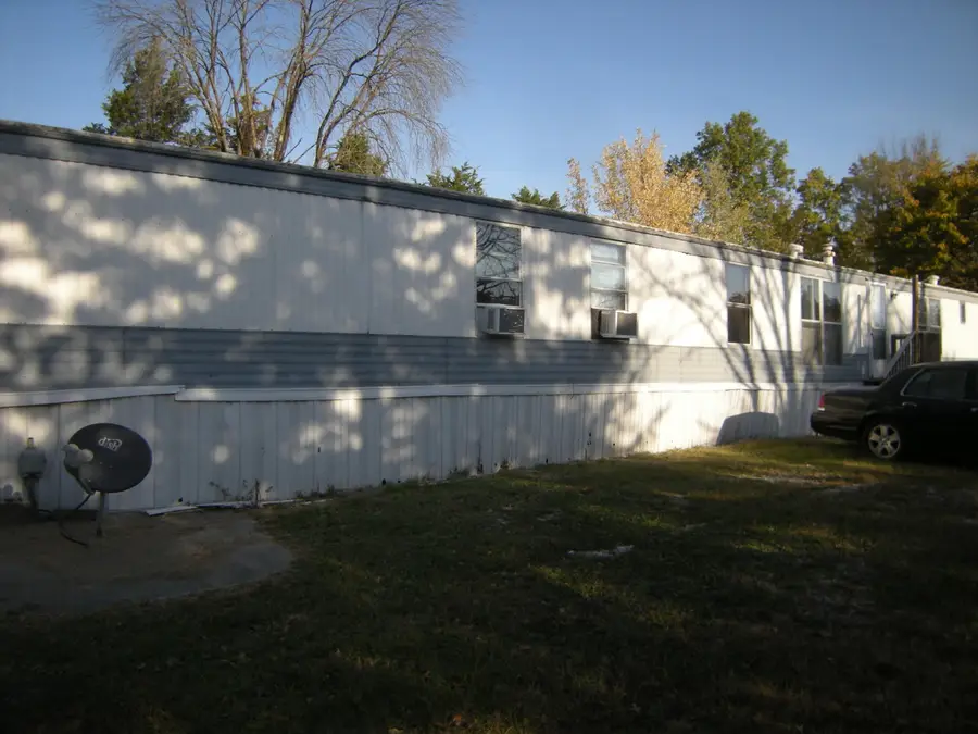 10446 N Flynt Ln, Hallsville, MO 65255 - Image #2