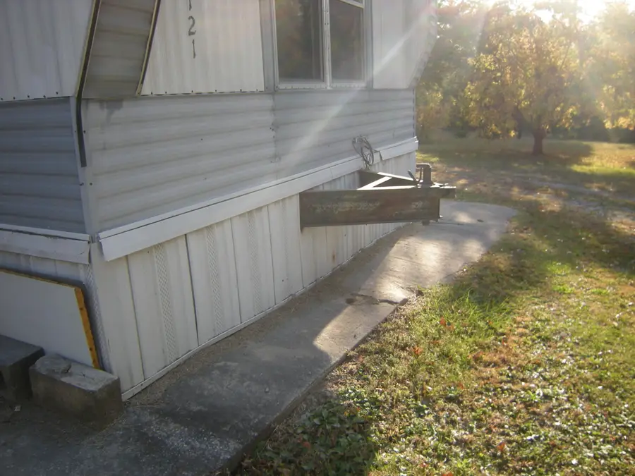 10446 N Flynt Ln, Hallsville, MO 65255 - Image #3