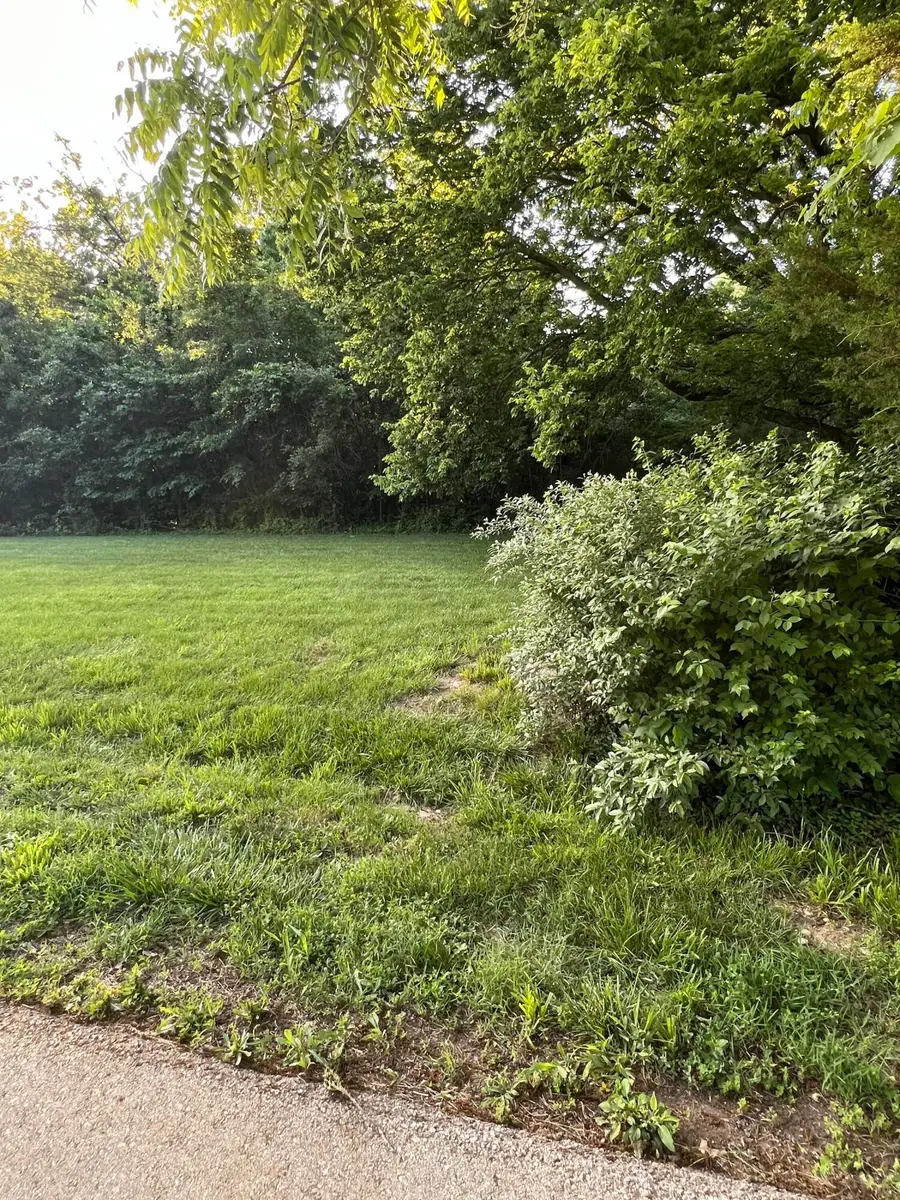 525 W Bethel Dr, Columbia, MO 65203 - Image #2