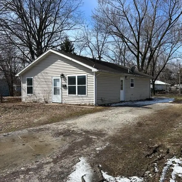 423 N Hickman, CENTRALIA, MO 65240