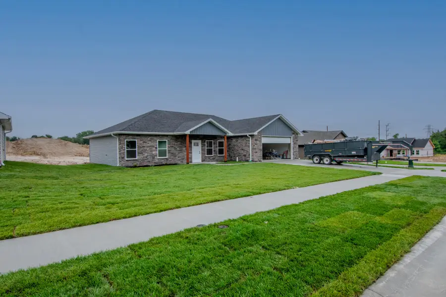 757 Vine Dr, Holts Summit, MO 65043 - Image #2