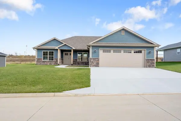 2462 Greenside Dr, BOONVILLE, MO 65233