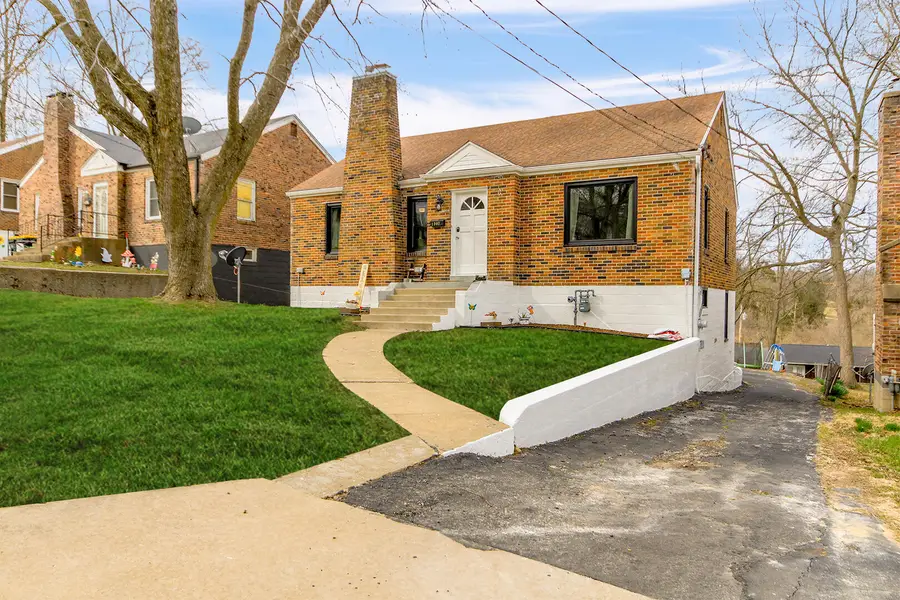 1307 4th St, Boonville, MO 65233 - Image #2