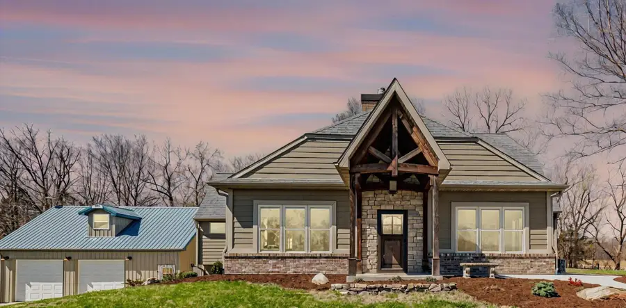 8900 W Graham Rd, Rocheport, MO 65279 - Image #2