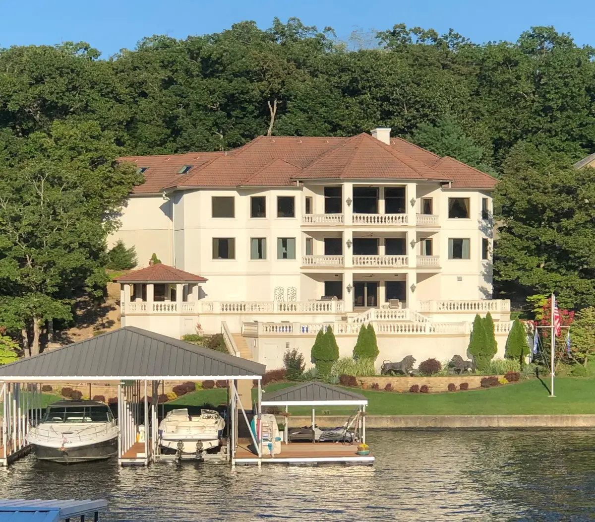 383 Forestridge Ln, Sunrise Beach, MO 65079 - Image #1