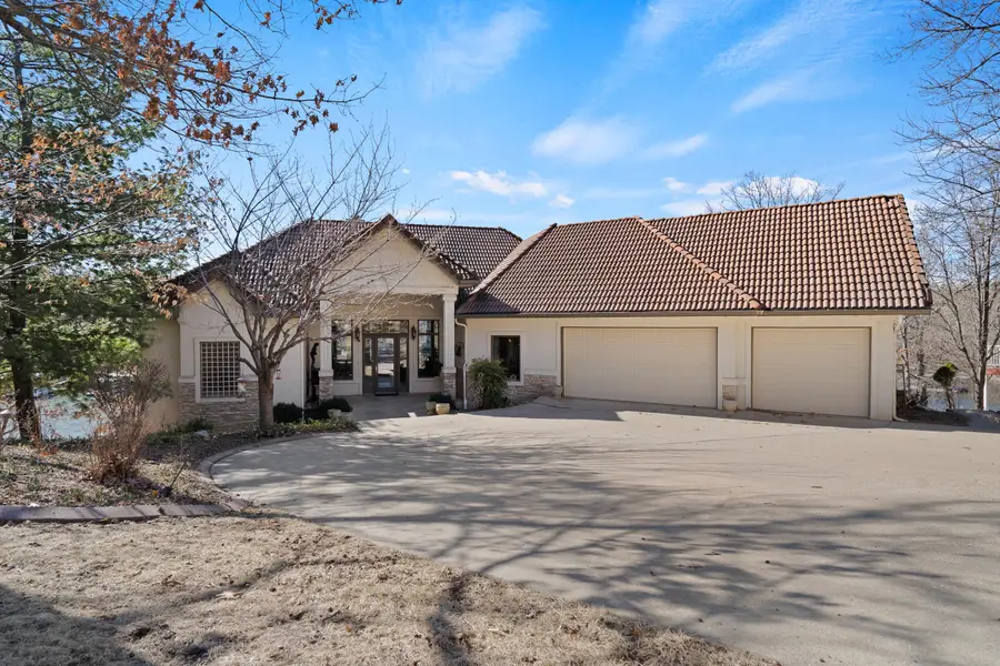 383 Forestridge Ln, Sunrise Beach, MO 65079 - Image #3