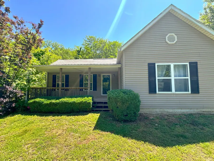 902 Union St, Glasgow, MO 65254 - Image #2