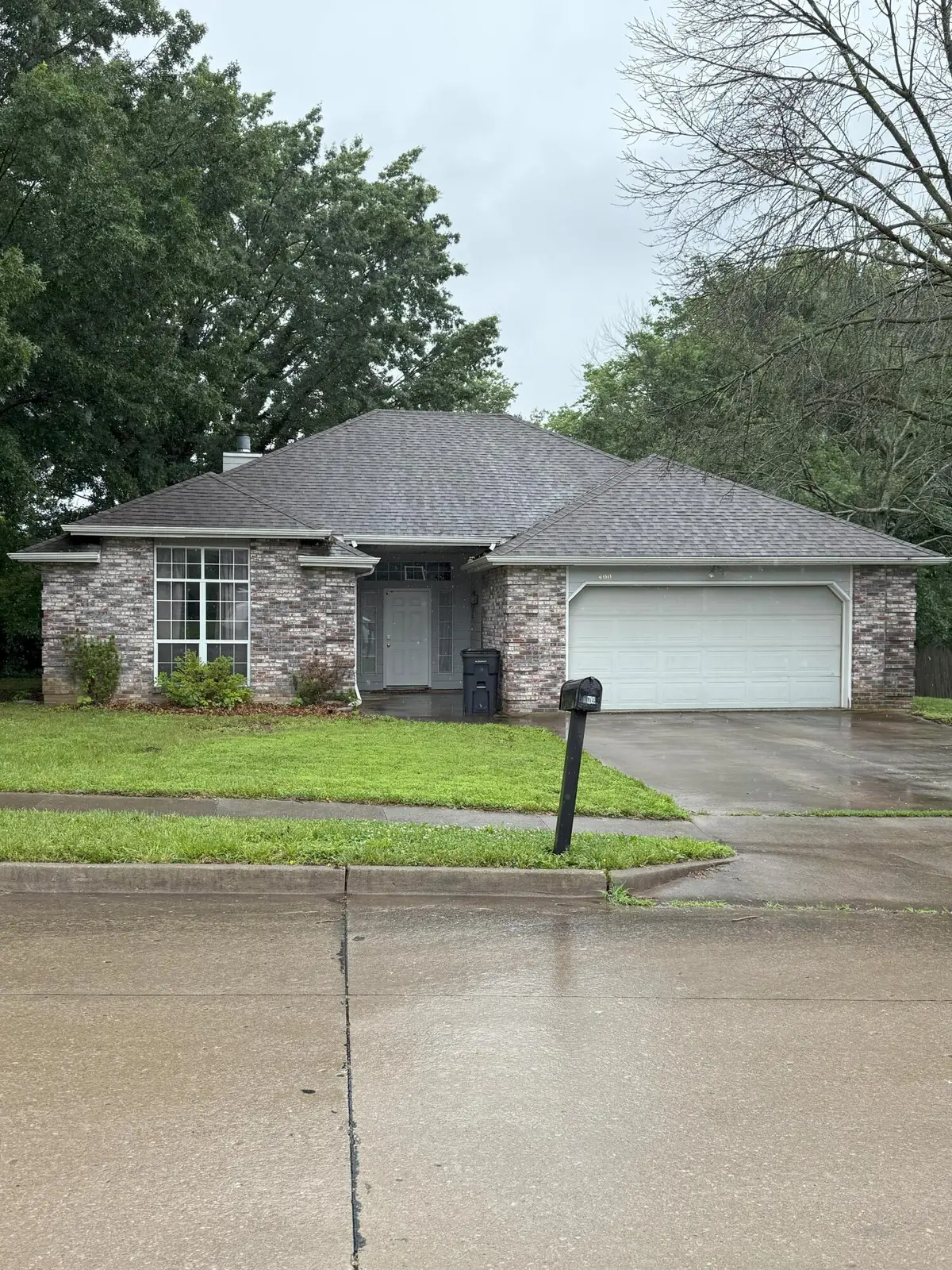 400 N Brookline Dr, Columbia, MO 65203 - Image #1