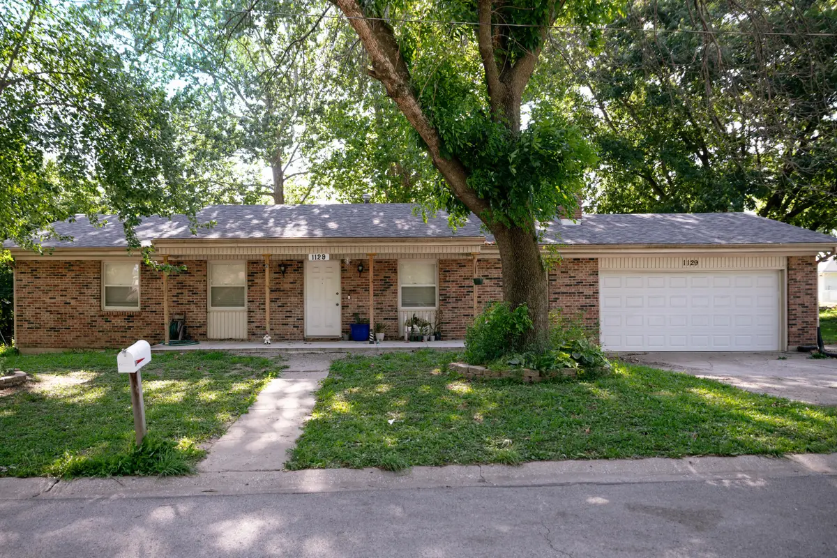 1129 Fairlawn Ave, Marshall, MO 65340 - Image #1
