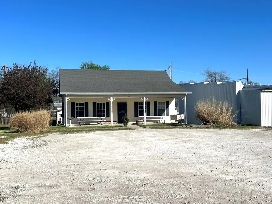 208 College St, Pilot Grove, MO 65276 - Image #2