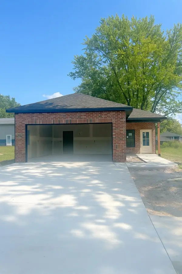 412 N Ogden St, STURGEON, MO 65284