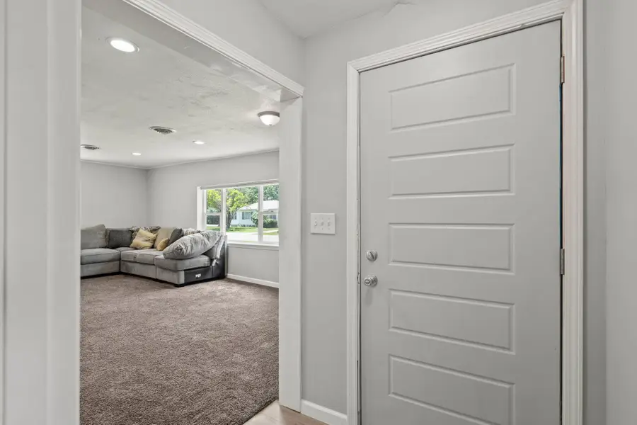 442 S Jenkins St, Centralia, MO 65240 - Image #2