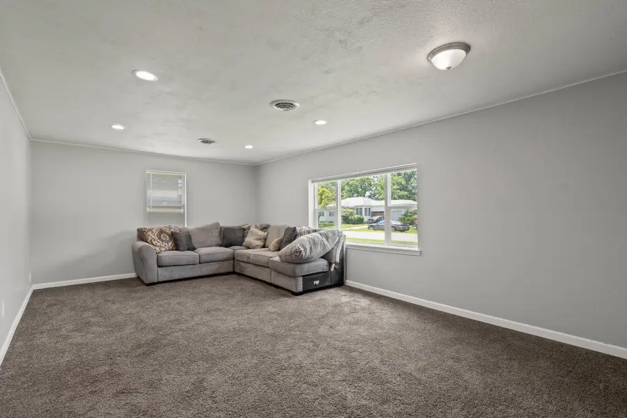 442 S Jenkins St, Centralia, MO 65240 - Image #3