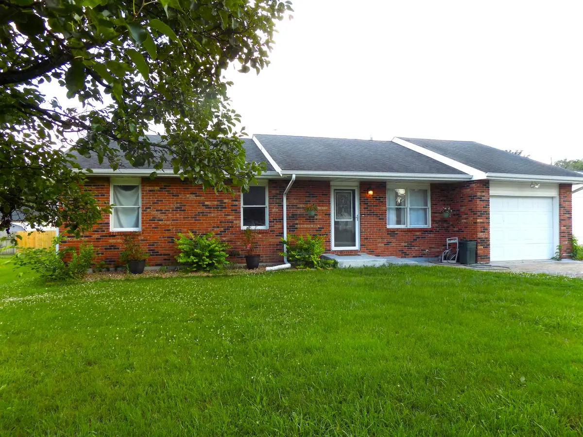 1008 Fairview St, Centralia, MO 65240 - Image #1