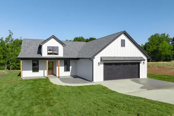 10879 Country Aire Meadows Ct, HOLTS SUMMIT, MO 65043