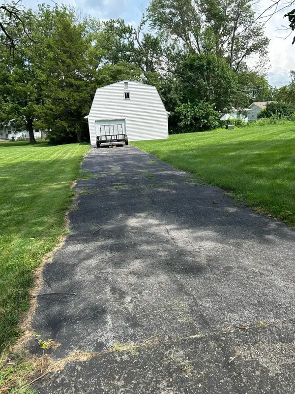 218 Sunset Ln, CENTRALIA, MO 65240