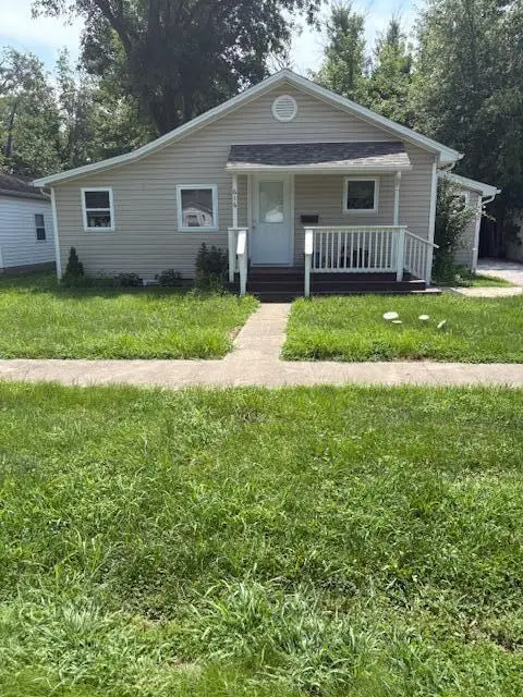 616 E Booth St, CENTRALIA, MO 65240