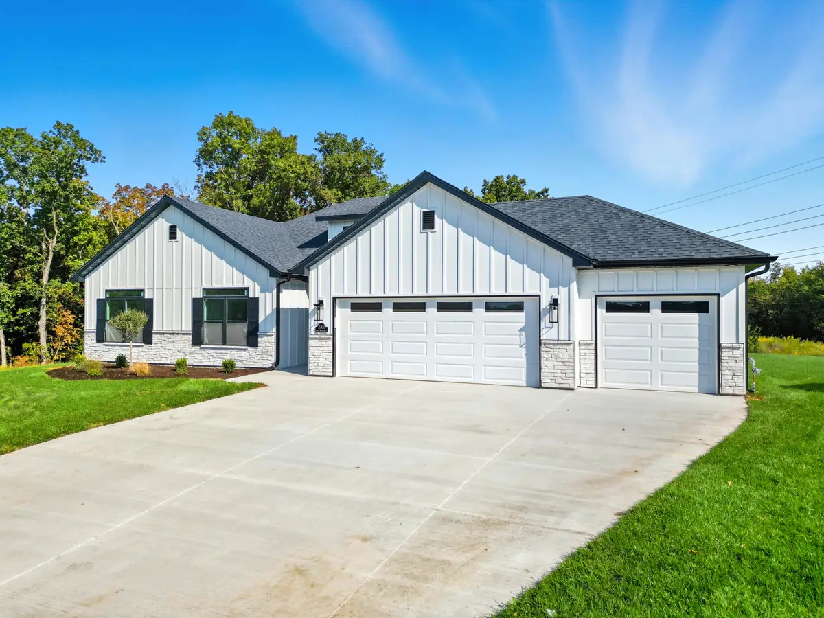 2001 Stone Mountain Ct, Columbia, MO 65201 - Image #1