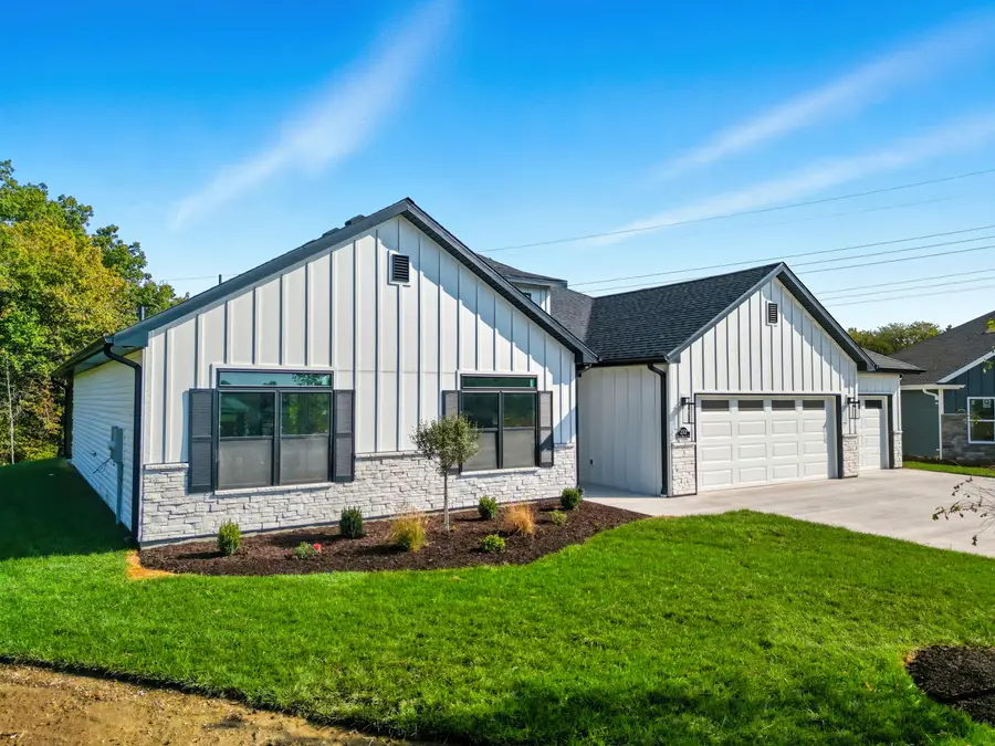 2001 Stone Mountain Ct, Columbia, MO 65201 - Image #2