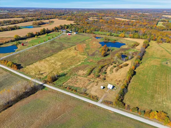 637 County Rd 102, FAYETTE, MO 65248