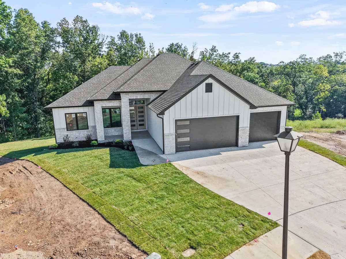 4800 Whisper Ct, Columbia, MO 65203 - Image #1