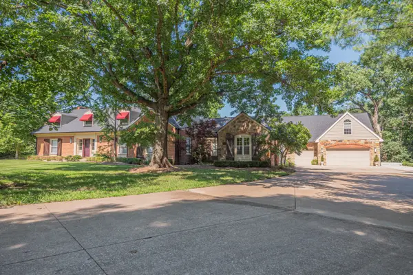 4 Fair Oaks Rd, MOBERLY, MO 65270