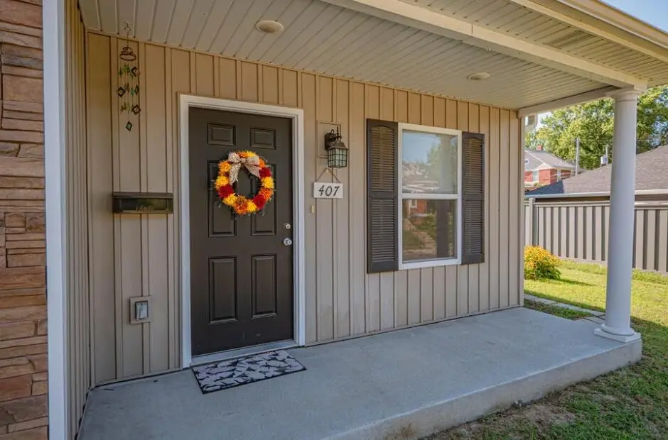 407 Epperson St, Moberly, MO 65270 - Image #1