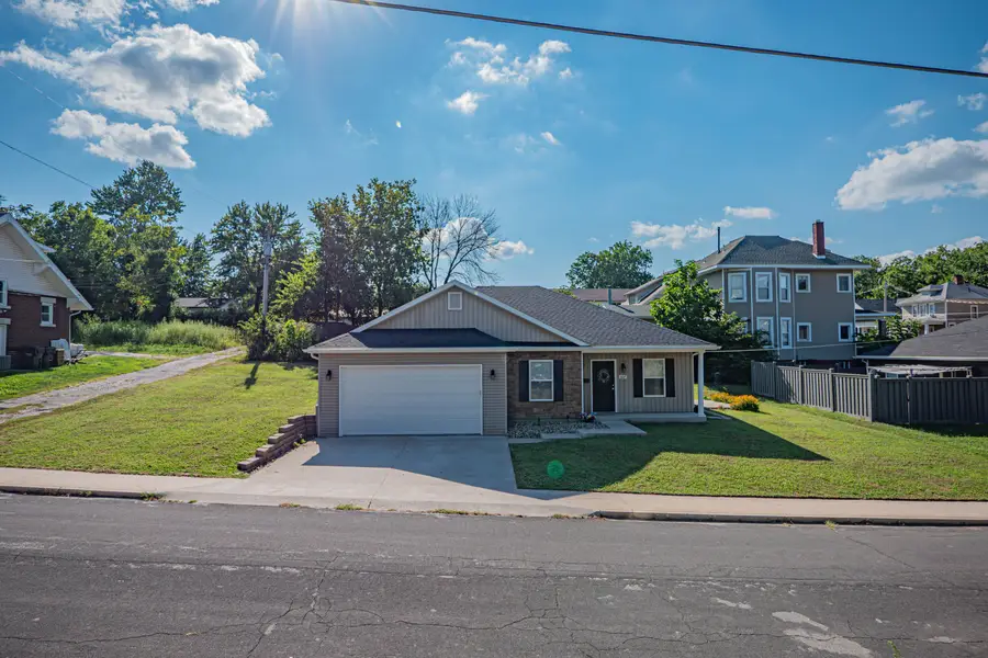 407 Epperson St, Moberly, MO 65270 - Image #3