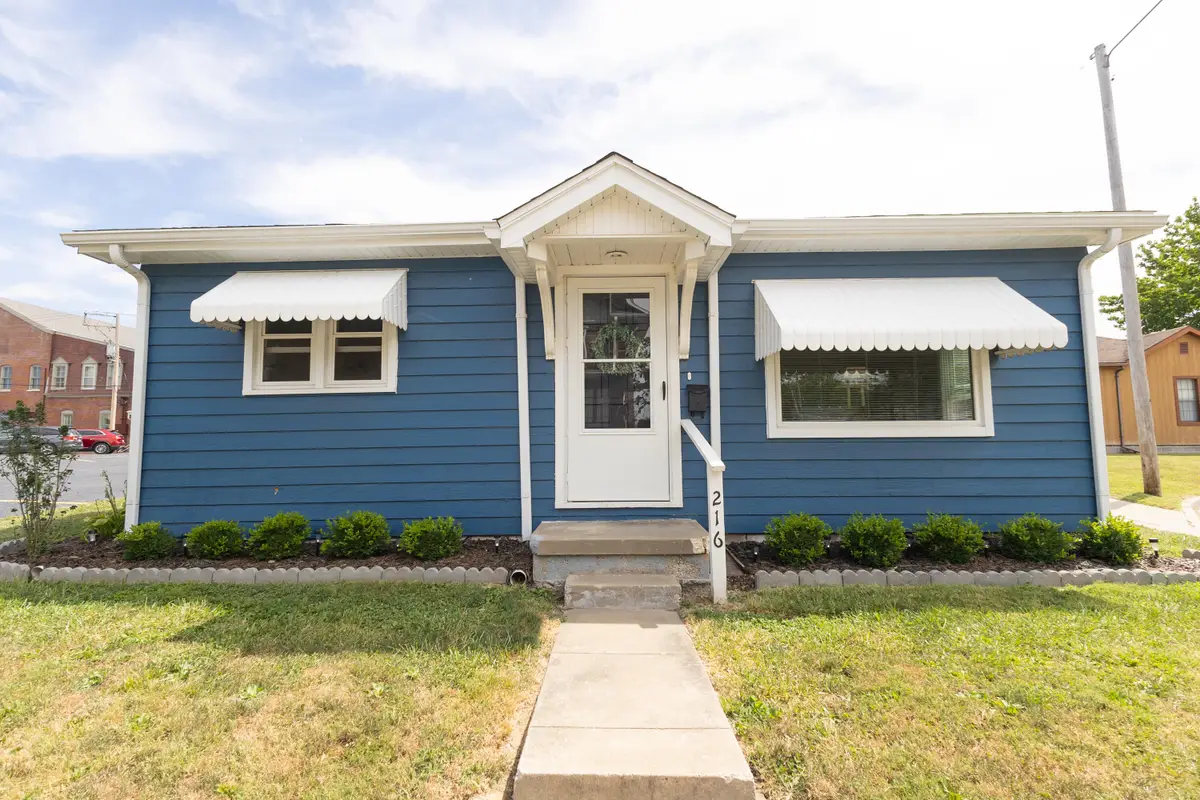 216 S 5th St, Moberly, MO 65270 - #1
