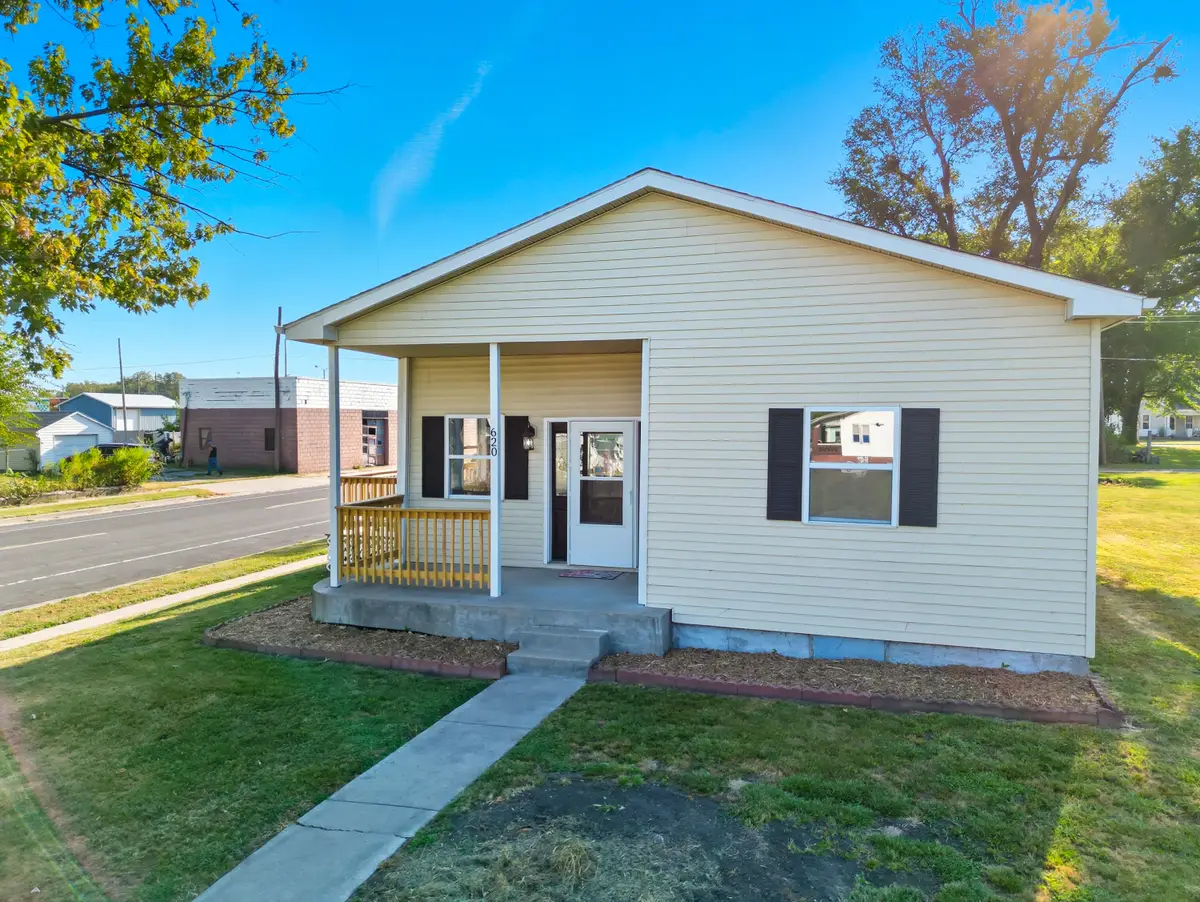 620 Burkholder St, Moberly, MO 65270 - Image #1
