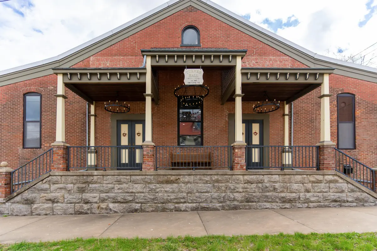 518 Vine St, Boonville, MO 65233 - Image #1