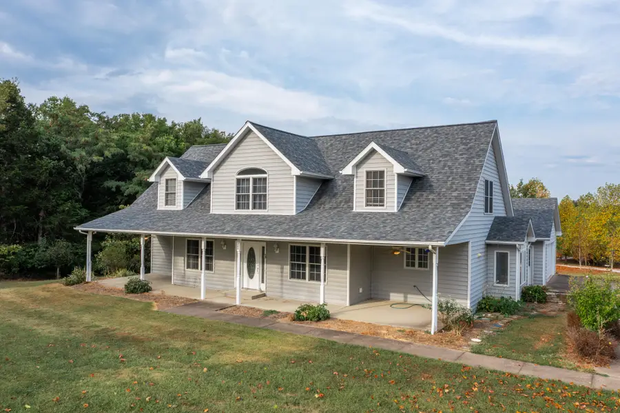 208 Greenway Dr, Holts Summit, MO 65043 - Image #2