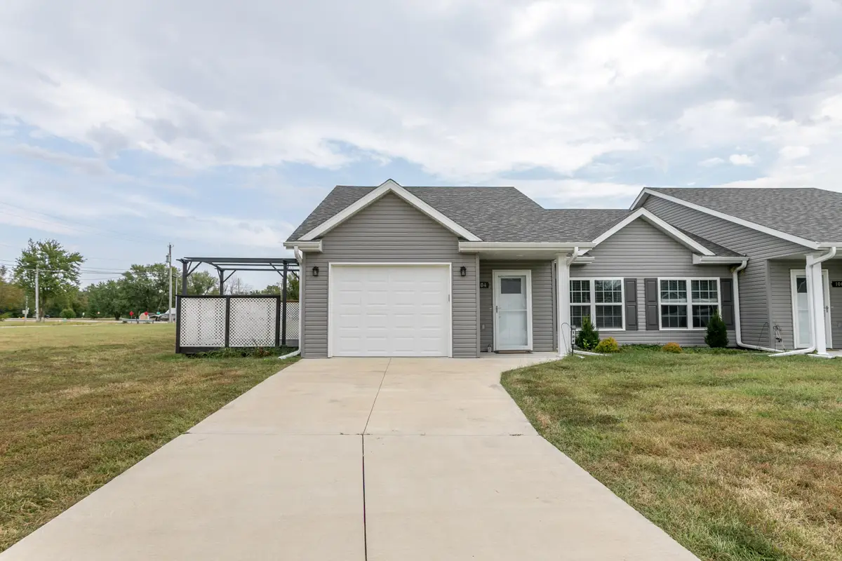 104 Margarita Ct, Centralia, MO 65240 - Image #1