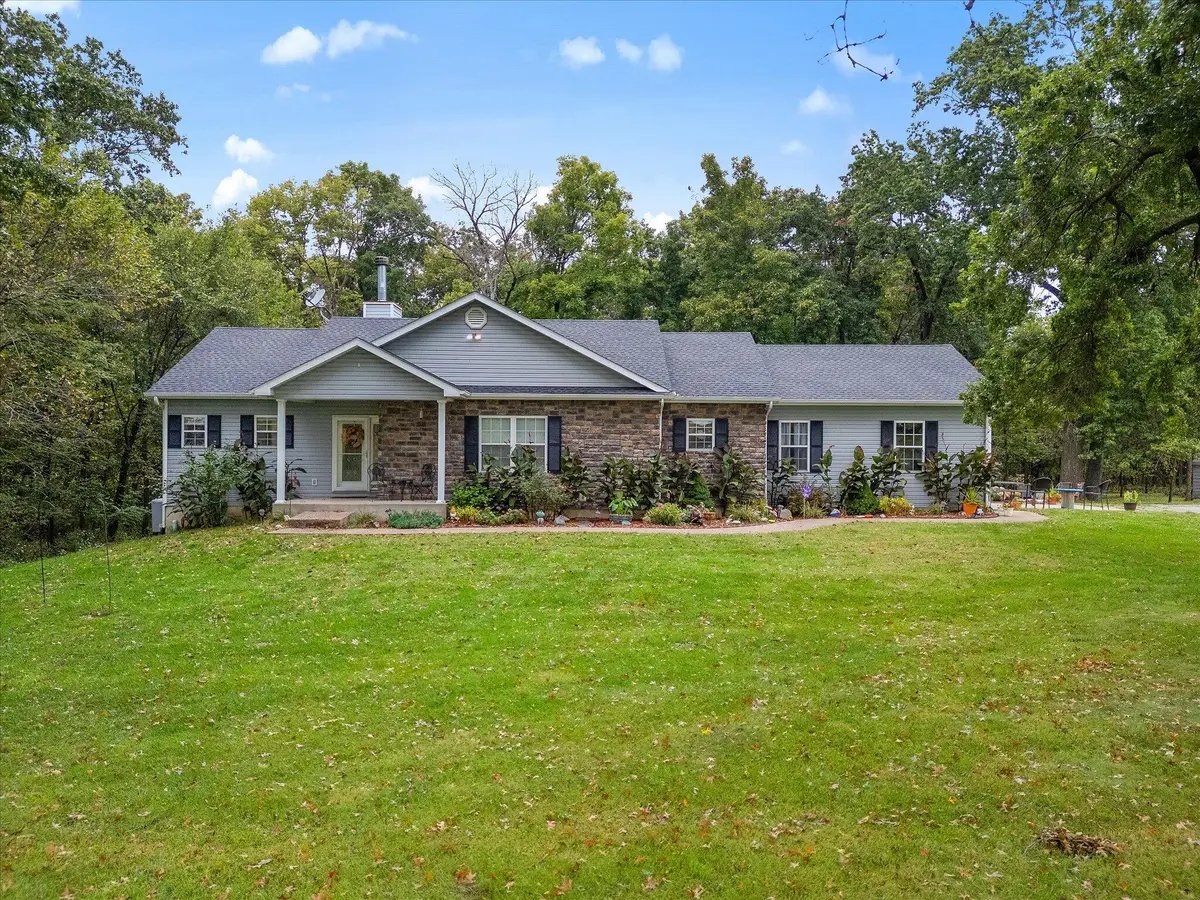 9551 I-70 Dr Ne, Columbia, MO 65202 - Image #1