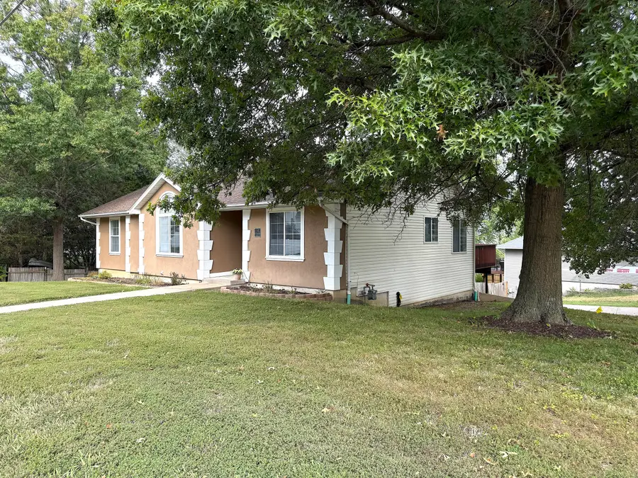 1101 W Southampton Dr, Columbia, MO 65203 - Image #2