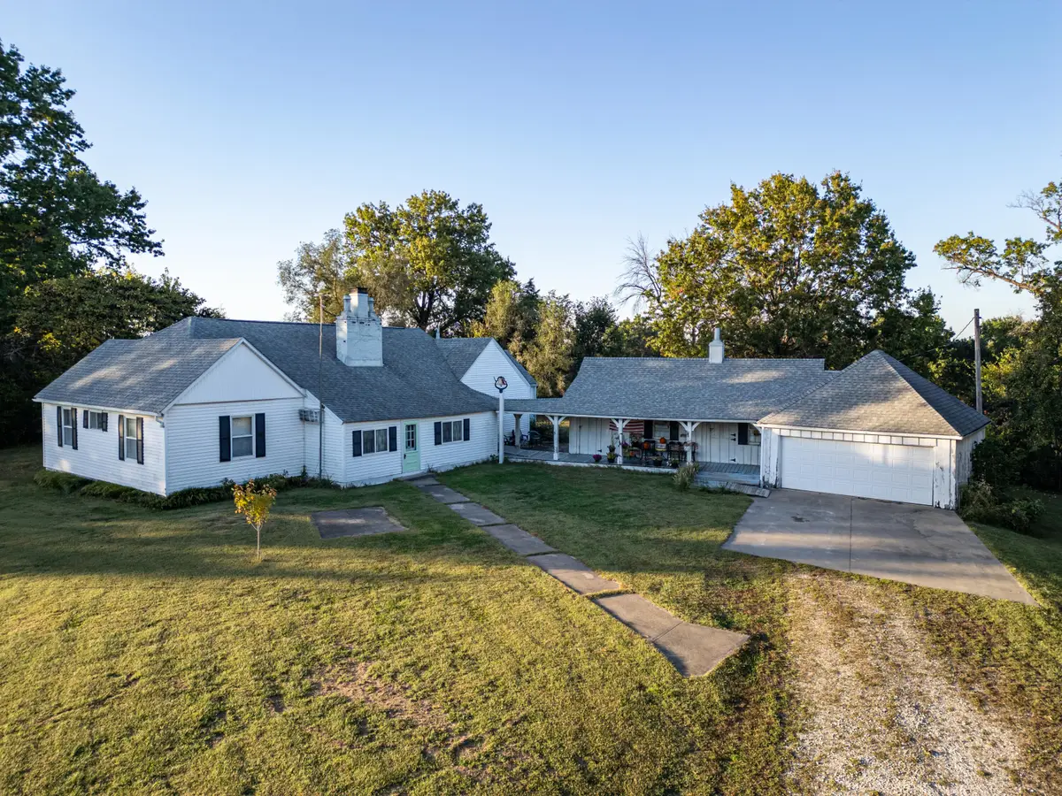 23393 Gazelle St, Excello, MO 65247 - Image #1