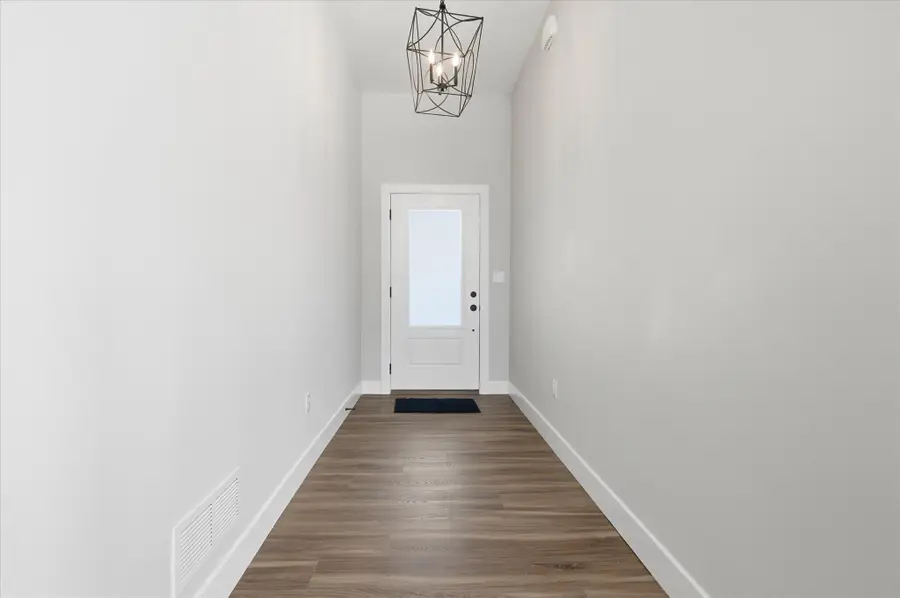 25 N Luna Ln, Columbia, MO 65201 - Image #2