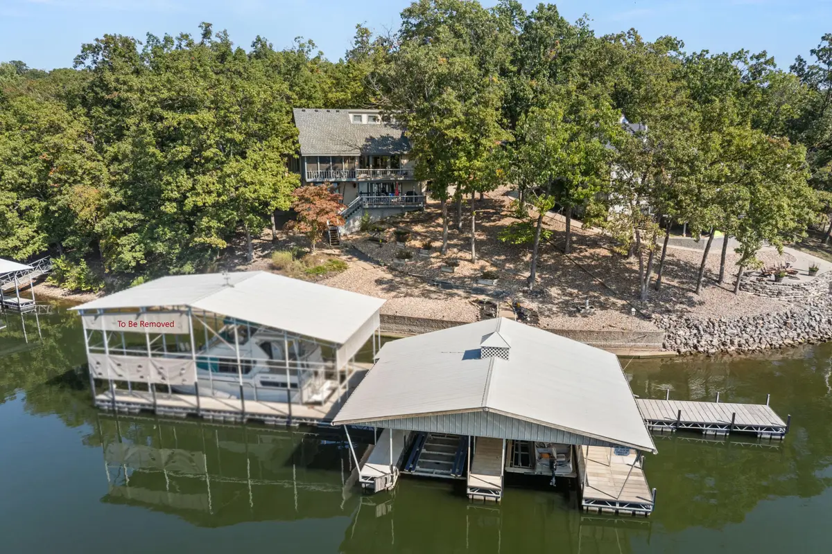 517 Foxhead Shores Dr, Linn Creek, MO 65052 - Image #1